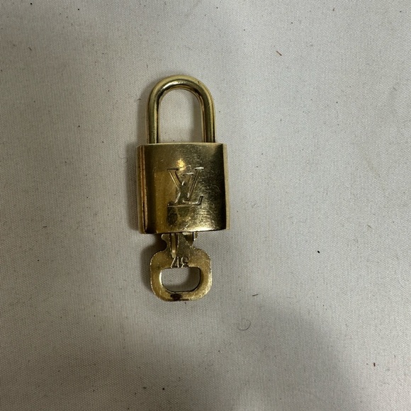Handbags - Louis Vuitton Lock and Key